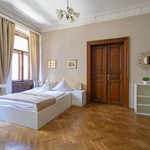 For Celebrations Spacious 3bdr With Balcony Praag